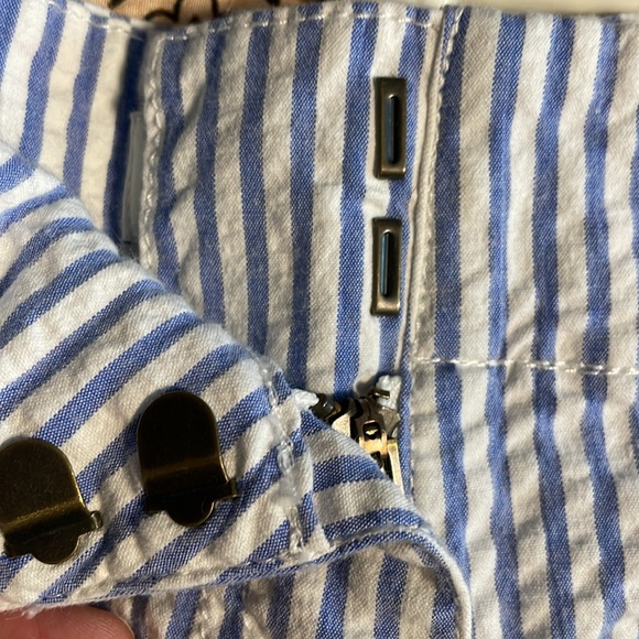 Vineyard Vines Blue and White Shorts Size 8 - Picture 7 of 7